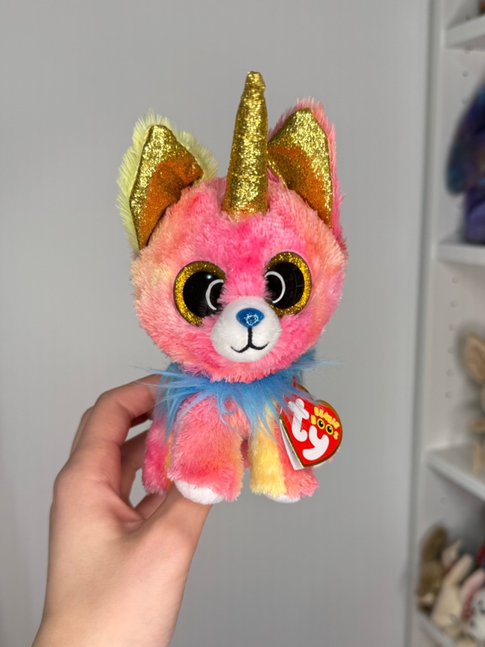 Ty Beanie Boo Yips the Chihuahua